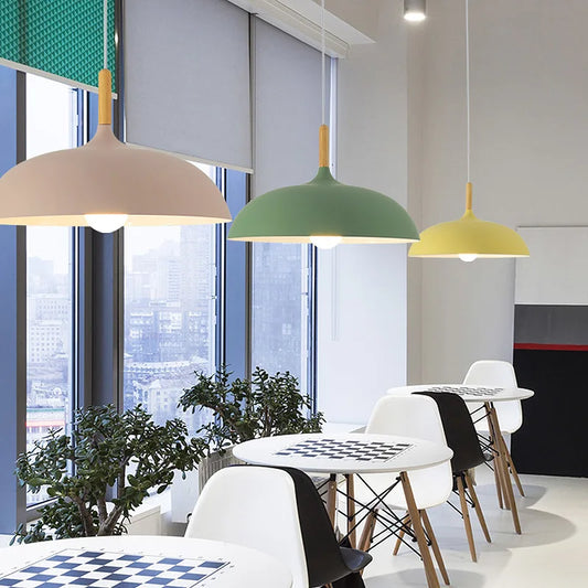 Nowoczesna lampa sufitowa z drewna dębowego w stylu minimalistycznym nordyckim